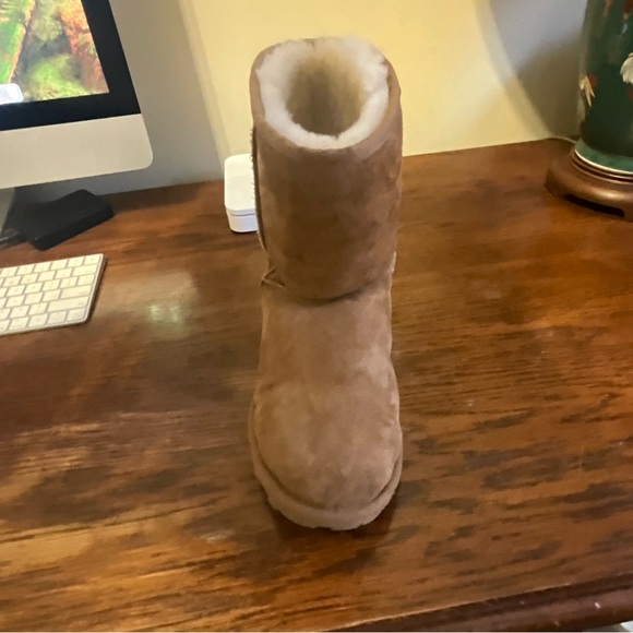 UGG cozy Tan Suede Boots - Picture 3 of 5